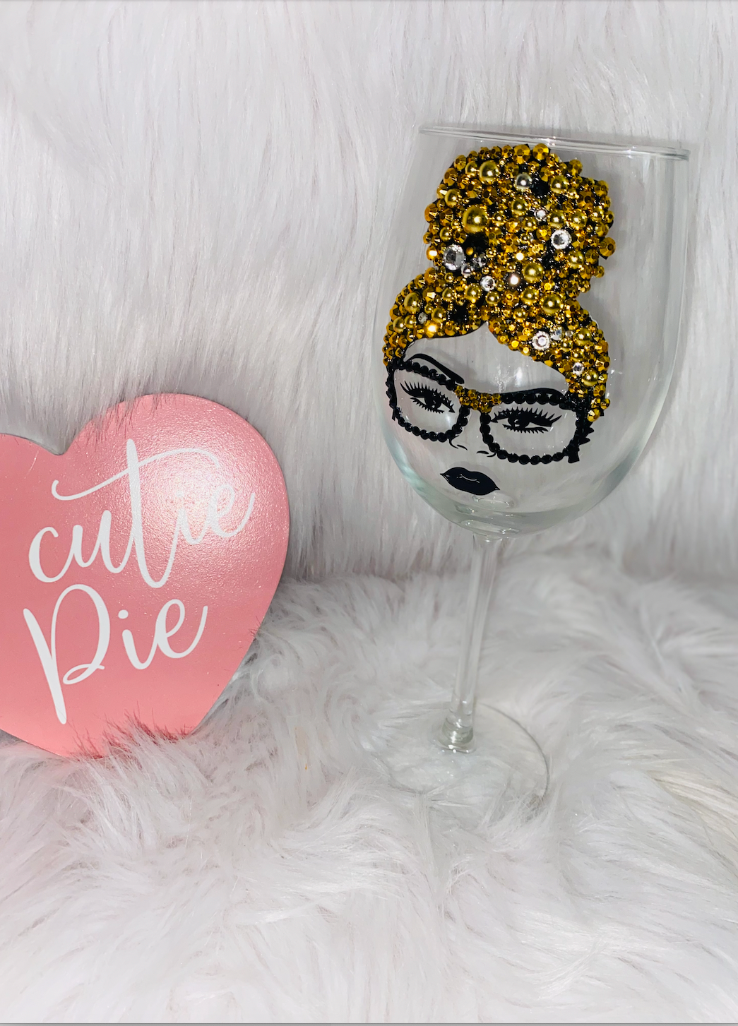 Getting Crafty: Glitter Wine Glasses – Diaries of a Domestic Diva